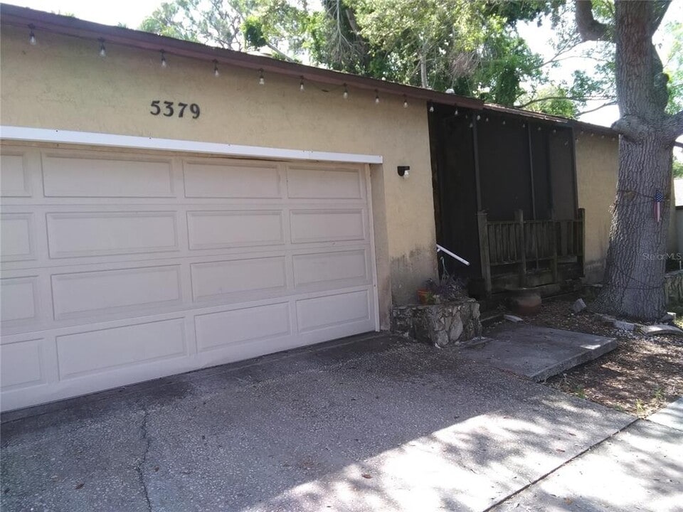 5379 Duhme Rd in St. Petersburg, FL - Building Photo