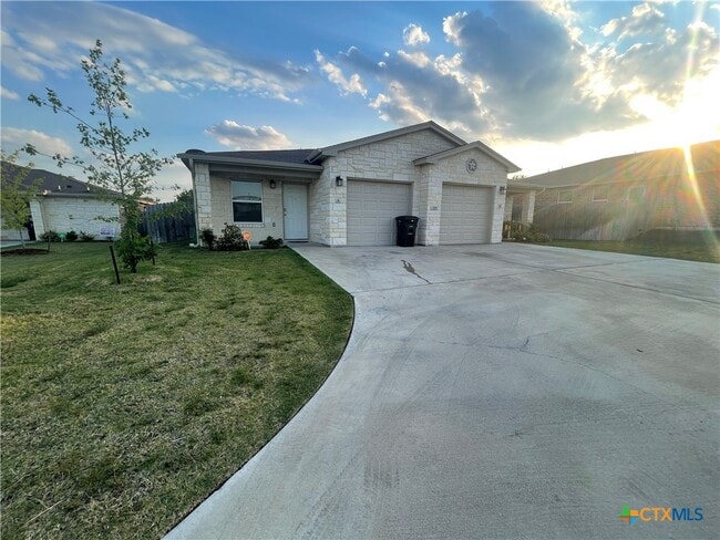 318 Lowes Blvd in Killeen, TX - Building Photo - Building Photo