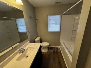 3747 E Market St in Indianapolis, IN - Building Photo - Building Photo