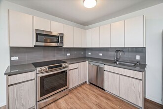1631 Kapiolani Blvd in Honolulu, HI - Building Photo - Building Photo