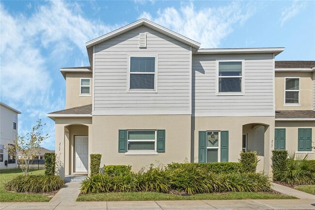 213 Primrose Dr in Davenport, FL - Foto de edificio - Building Photo