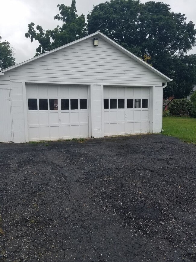 8512 Anthony Hwy in Waynesboro, PA - Building Photo - Building Photo