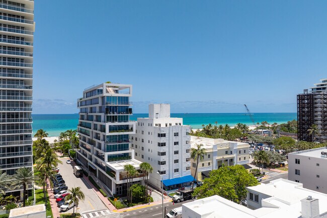 3621 Collins Ave in Miami Beach, FL - Building Photo - Building Photo