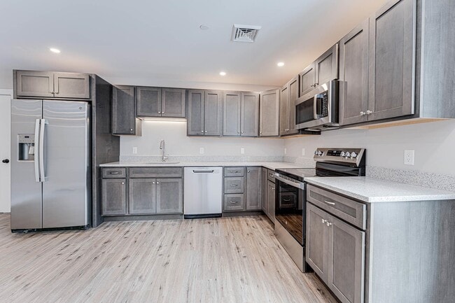 3 Strafford Rd in Rochester, NH - Building Photo - Building Photo