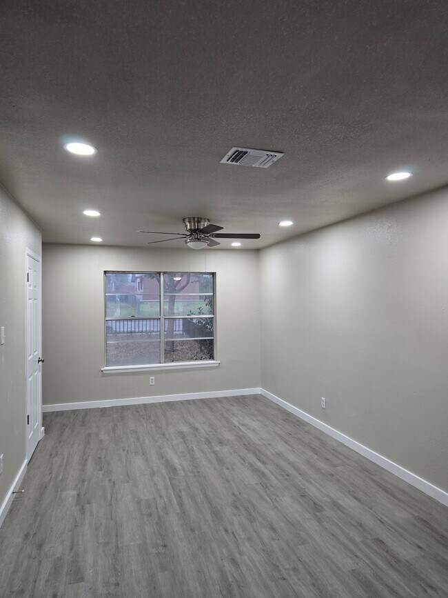 5139 Grovehill St in San Antonio, TX - Building Photo - Building Photo