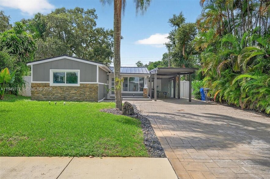 6640 Douglas St in Hollywood, FL - Foto de edificio