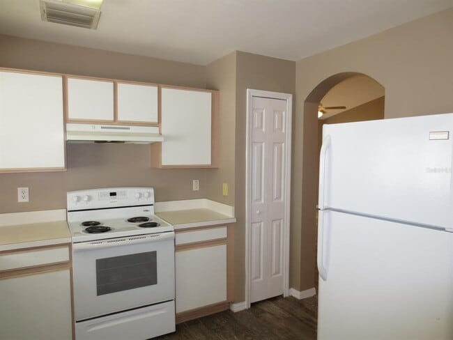 3106 Pine Top Dr in Valrico, FL - Building Photo - Building Photo