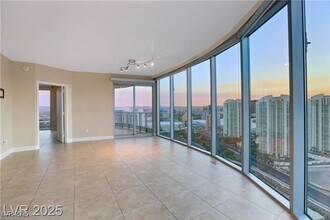 322 E Karen Ave, Unit 3608 in Las Vegas, NV - Building Photo - Building Photo