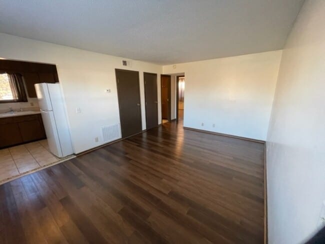 property at 909 E 24th Ave