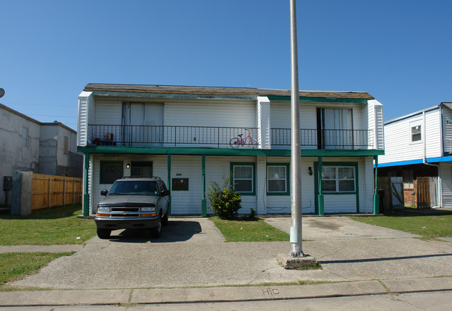 3565 Martinique Ave in Kenner, LA - Foto de edificio - Building Photo