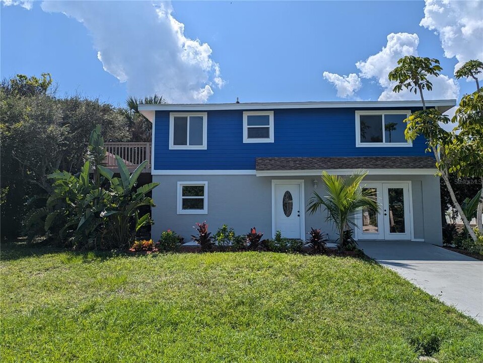 6458 Engram Rd in New Smyrna Beach, FL - Foto de edificio