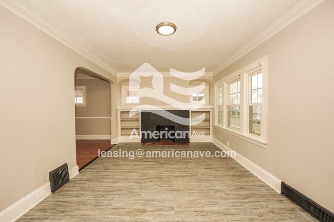 10909 Park Heights Ave in Garfield Heights, OH - Foto de edificio - Building Photo