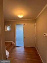 4222 Braeburn Dr in Fairfax, VA - Foto de edificio - Building Photo