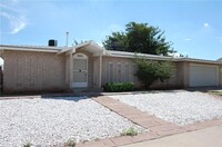 9004 McCabe Dr in El Paso, TX - Foto de edificio - Building Photo