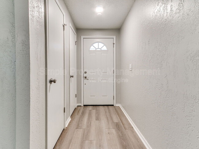 606 Elmwood Dr in Edmond, OK - Building Photo - Building Photo