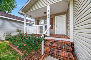 21447 Sweet Grass Ln in Tomball, TX - Building Photo