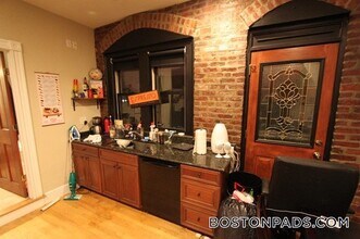 1109 Boylston St, Unit 17 in Boston, MA - Building Photo - Building Photo