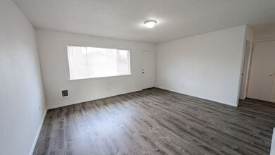 23051 SW Main St in Sherwood, OR - Building Photo - Building Photo