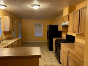 9311 Eaglewood Spring Dr in Houston, TX - Building Photo - Building Photo