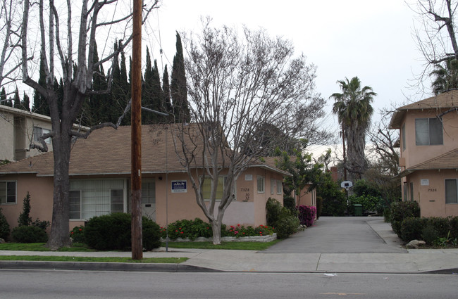 7326-7328 Hazeltine in Los Angeles, CA - Building Photo - Building Photo