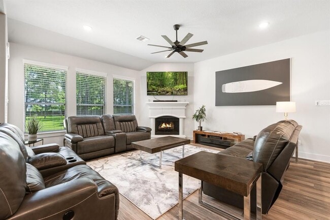 property at 18913 Harbor Side Blvd