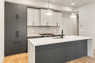 1550 W Monroe St in Chicago, IL - Building Photo - Building Photo