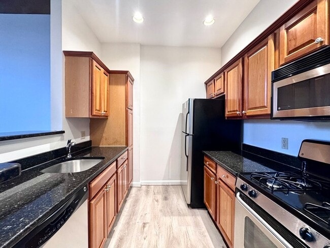 4 Bishop St, Unit 311 in Framingham, MA - Building Photo - Building Photo