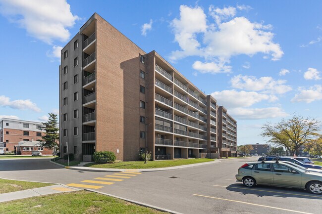 11917 Tecumseh Rd E in Windsor, ON - Building Photo - Building Photo