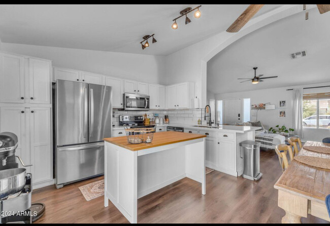 3731 W Firehawk Dr in Glendale, AZ - Building Photo - Building Photo