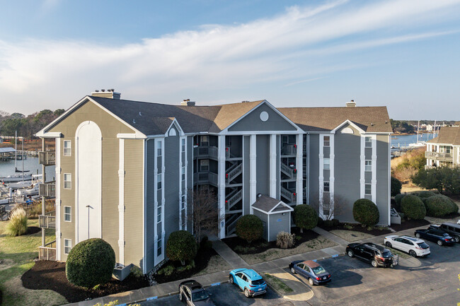 Saltponds on the Bay in Hampton, VA - Building Photo - Building Photo