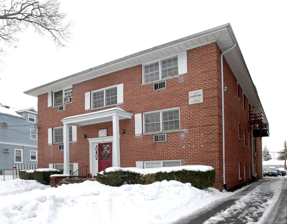 518 Westminster Ave in Elizabeth, NJ - Building Photo