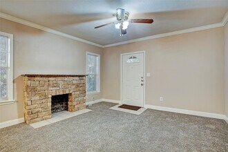 315 W Saulnier St in Houston, TX - Building Photo - Building Photo