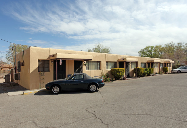 207 Monroe St NE in Albuquerque, NM - Foto de edificio - Building Photo