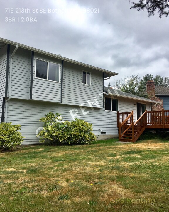 719 213th St SE in Bothell, WA - Building Photo