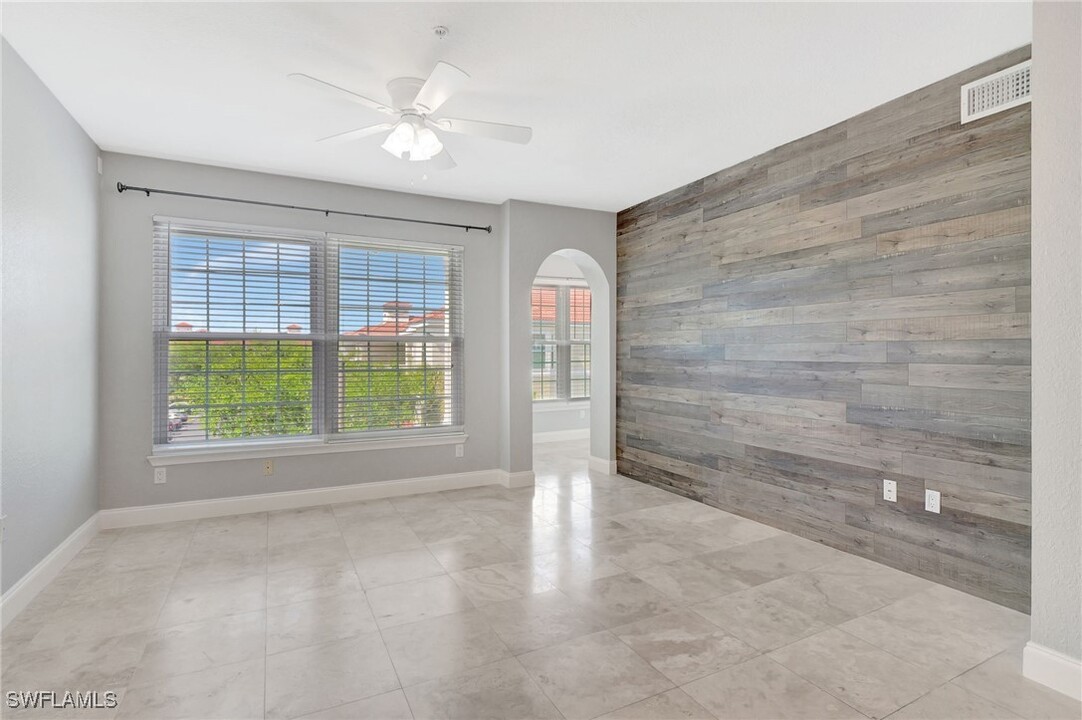 23660 Walden Center Dr in Estero, FL - Building Photo