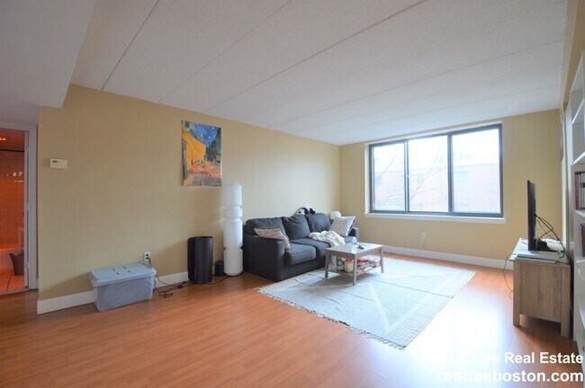 85 Brainerd Rd, Unit 316 in Boston, MA - Foto de edificio - Building Photo