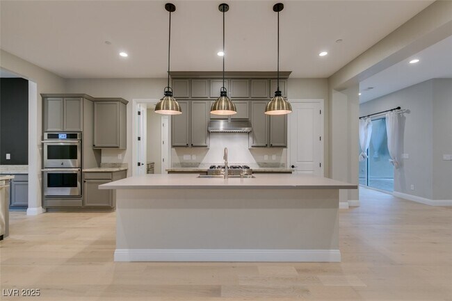 2566 Speyburn Ave in Henderson, NV - Building Photo - Building Photo