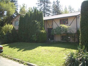 3912 E Hartson Ave in Spokane, WA - Building Photo - Building Photo