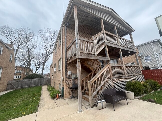 1125 Bohland Ave, Unit 1 in Bellwood, IL - Foto de edificio - Building Photo