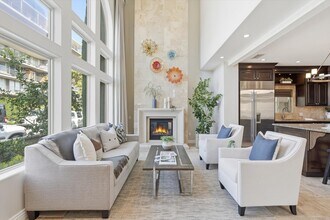 5433 E The Toledo in Long Beach, CA - Building Photo - Building Photo