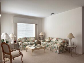 11081 Lakeland Cir in Ft. Myers, FL - Building Photo - Building Photo