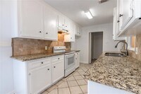 13808 Hollowgreen Dr photo'