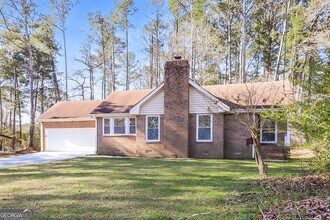 2186 Lost Forest Ln SW in Conyers, GA - Building Photo - Building Photo