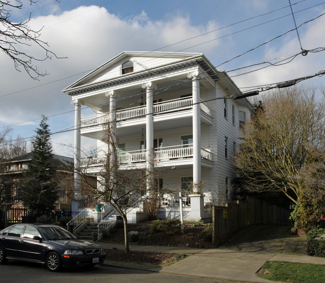 Fa Niente in Seattle, WA - Foto de edificio - Building Photo