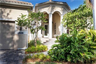 8509 S Lake Cir in Ft. Myers, FL - Foto de edificio - Building Photo