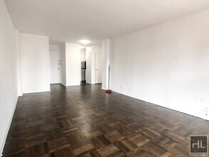 EAST 35 STREET in New York, NY - Building Photo - Building Photo