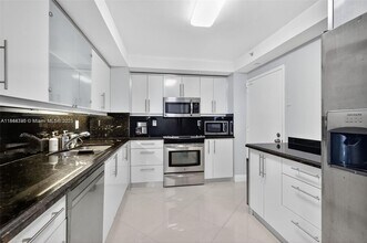 9511 Collins Ave in Surfside, FL - Building Photo - Building Photo