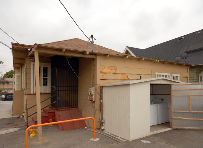 3417 Catalina St. in Los Angeles, CA - Building Photo - Building Photo