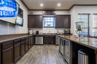 Hudson Trails Apartments in Bryan, TX - Foto de edificio - Interior Photo