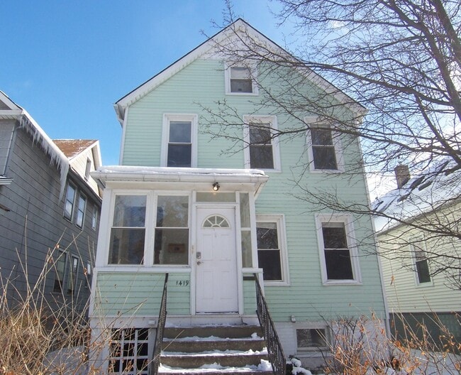 property at 1419 Darrow Ave